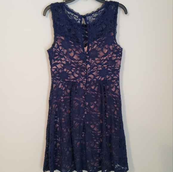CB ESTABLISHED 1962 BLUE LACE FIT & FLARE SLEEVELESS SCOOP NECK DRESS SIZE 10 - Picture 4 of 9